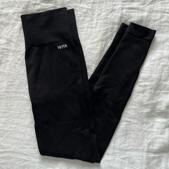 White Fox Boutique Black Seamless Leggings - Picture 8 of 10